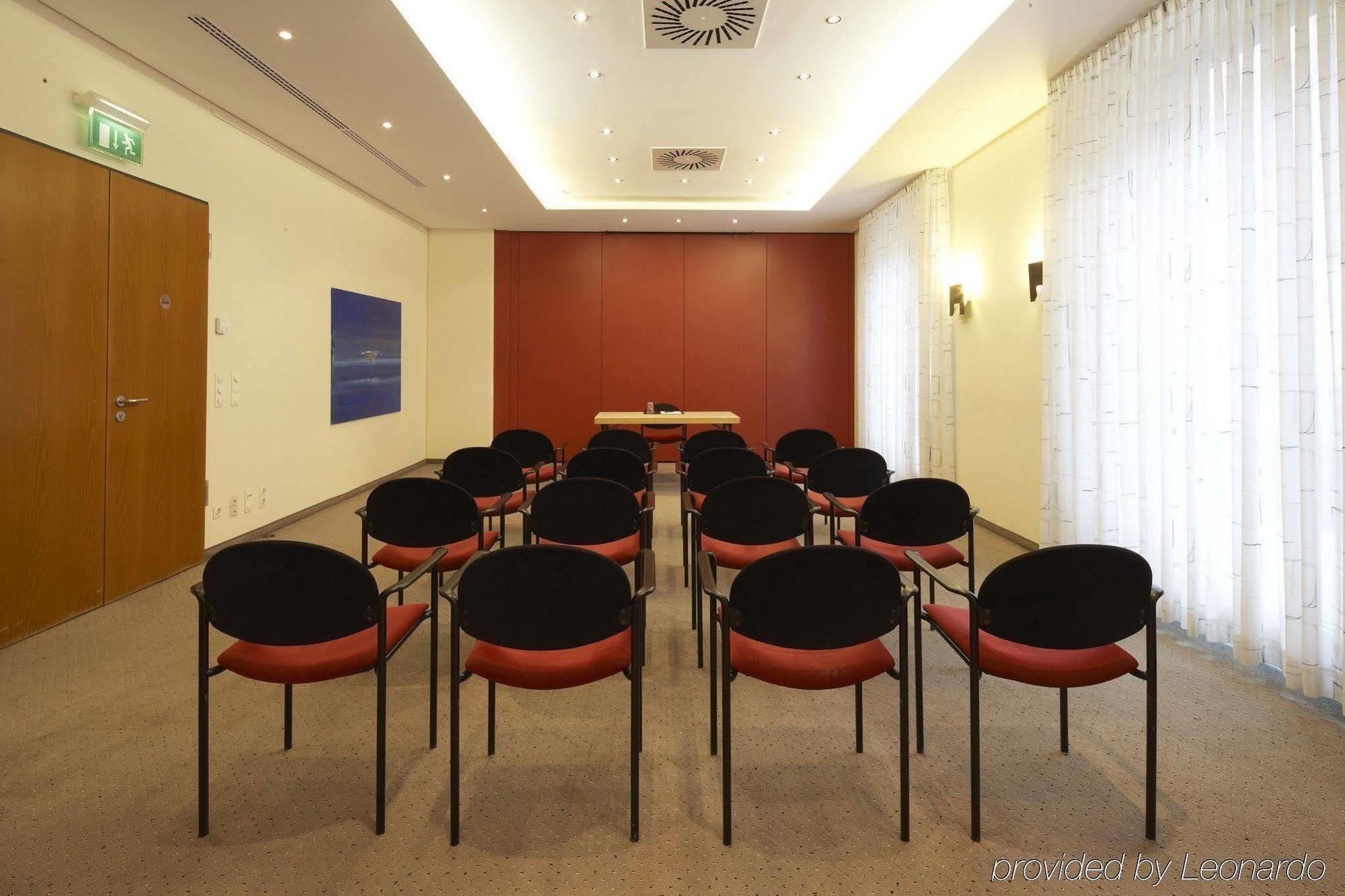 Intercityhotel Nuernberg Бізнес фото