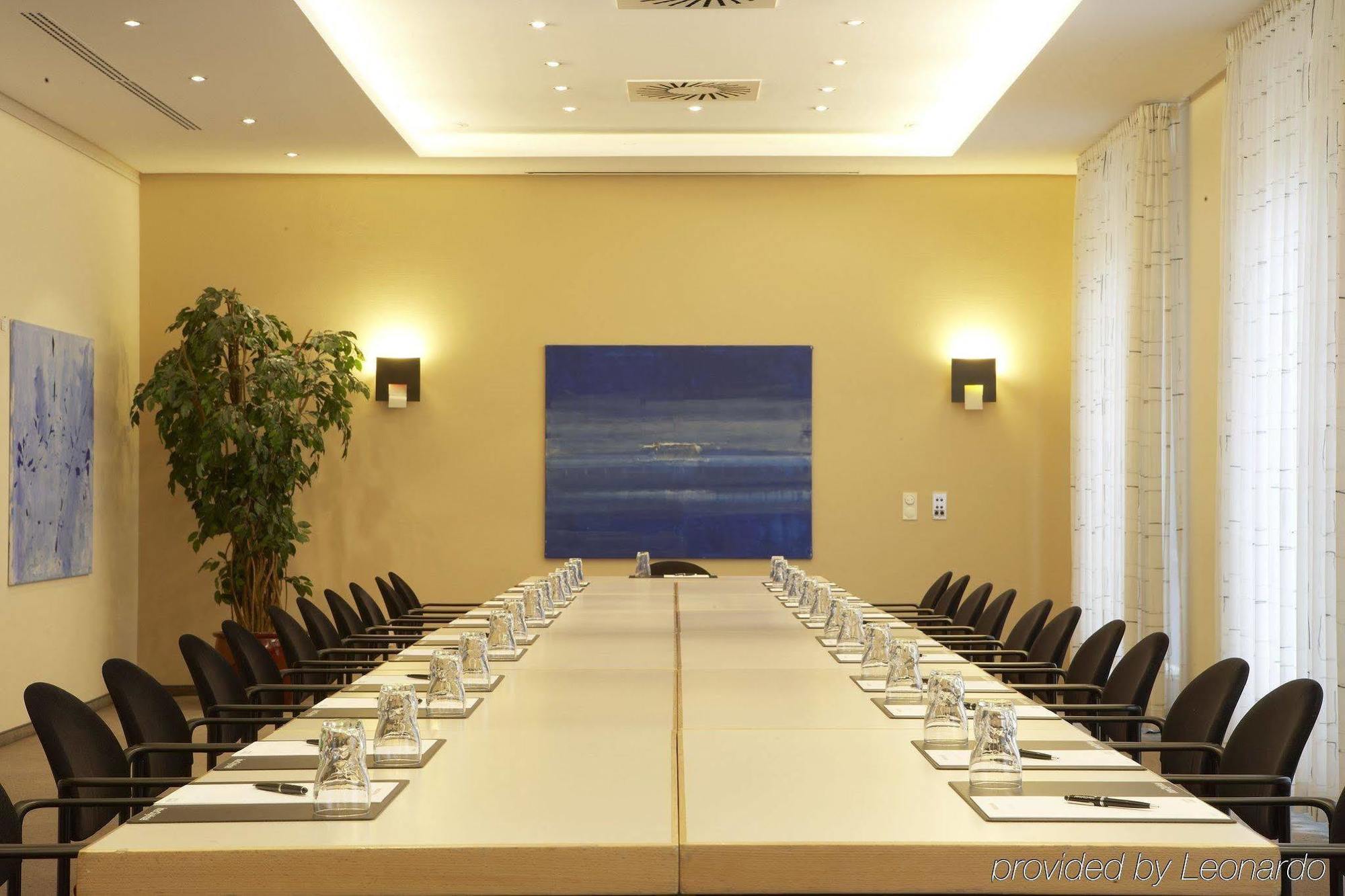 Intercityhotel Nuernberg Бізнес фото